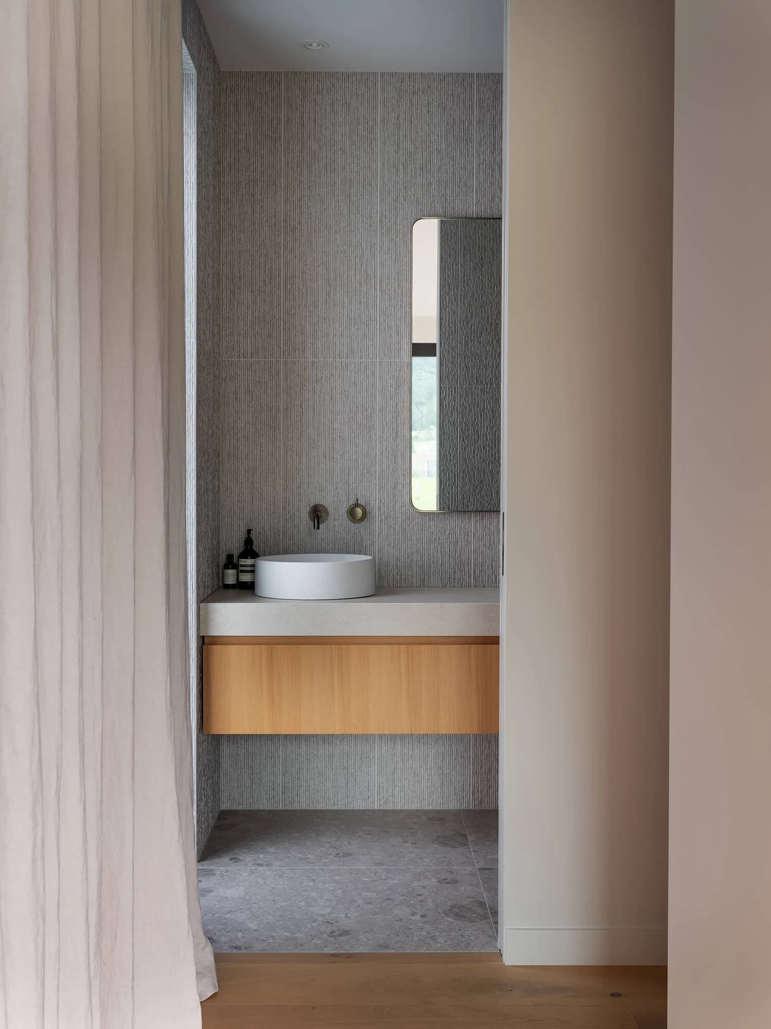 The 60 x 6 House - Image 13