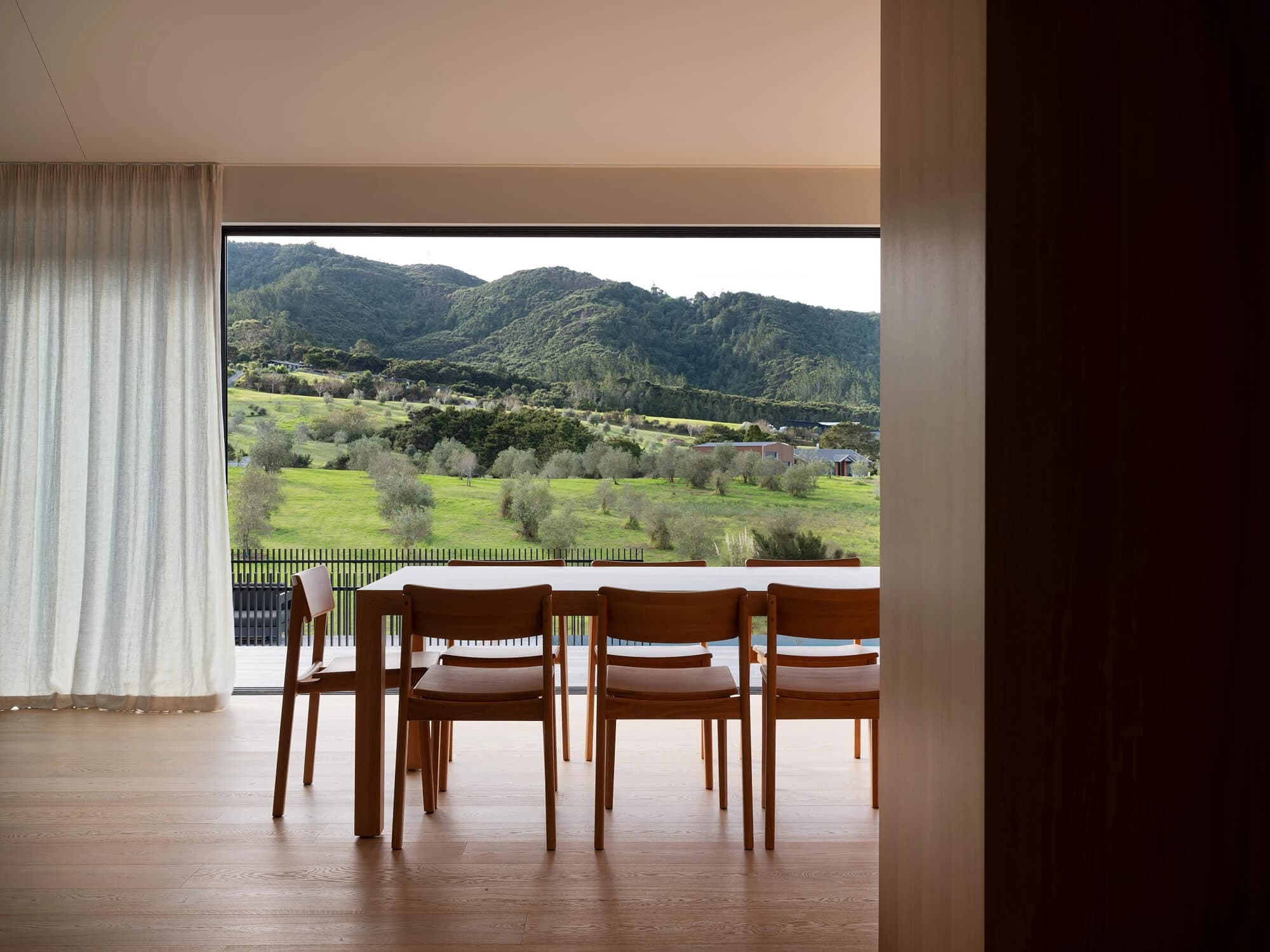 The 60 x 6 House - Image 19