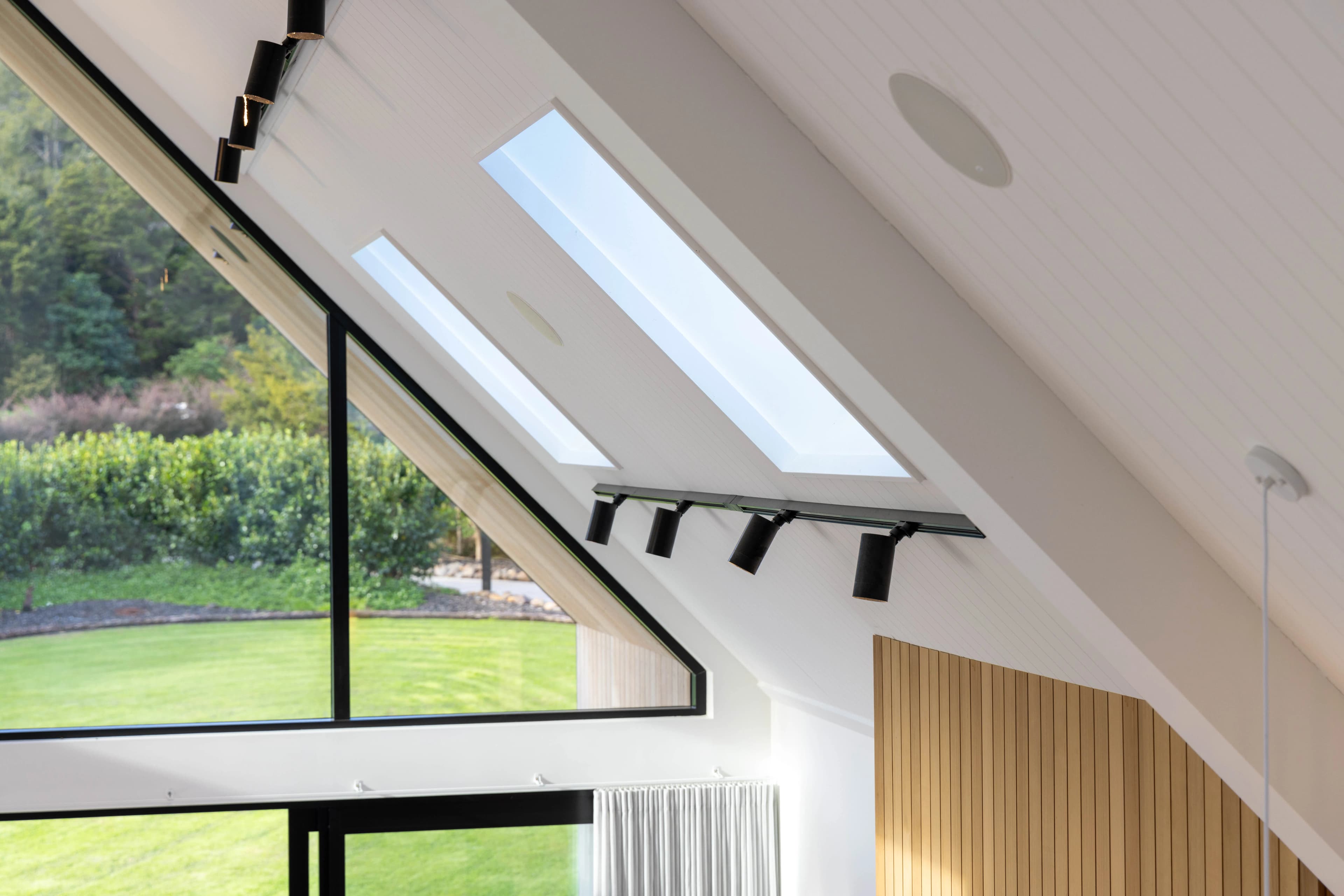 The Barn House - Image 32