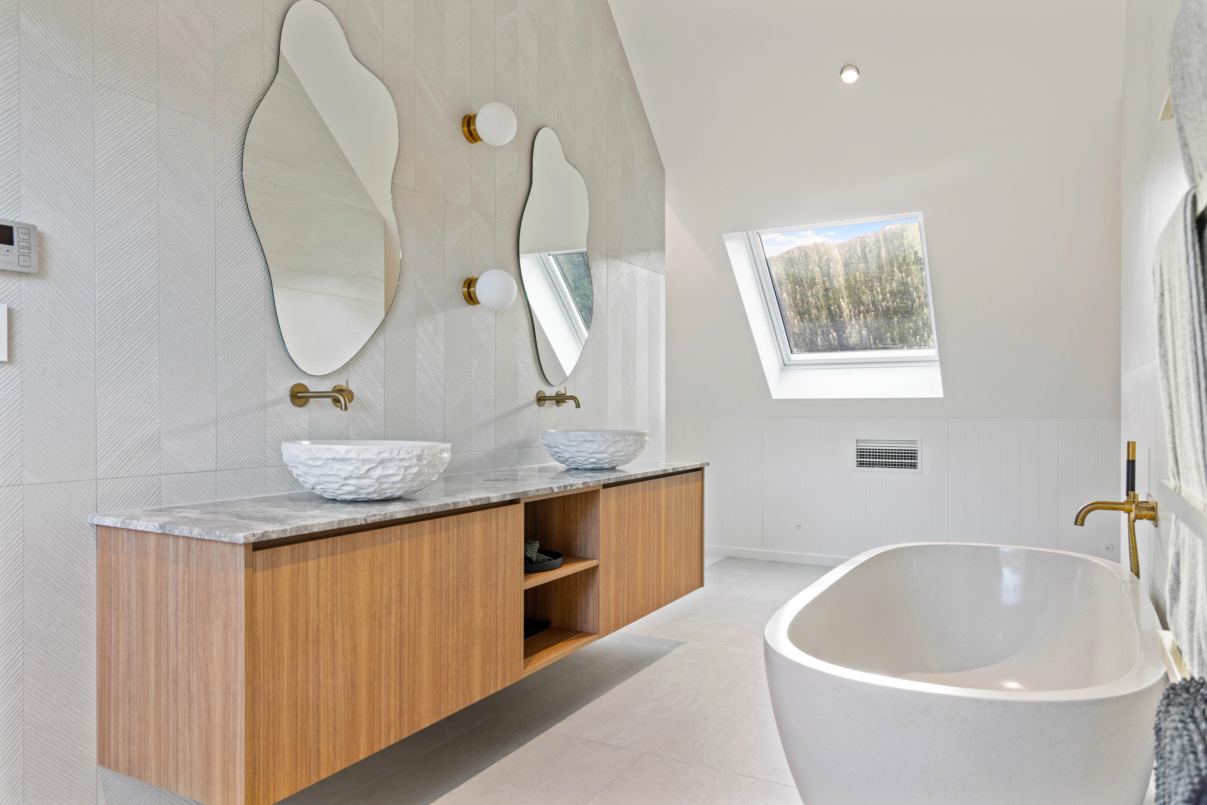 The Barn House - Image 36