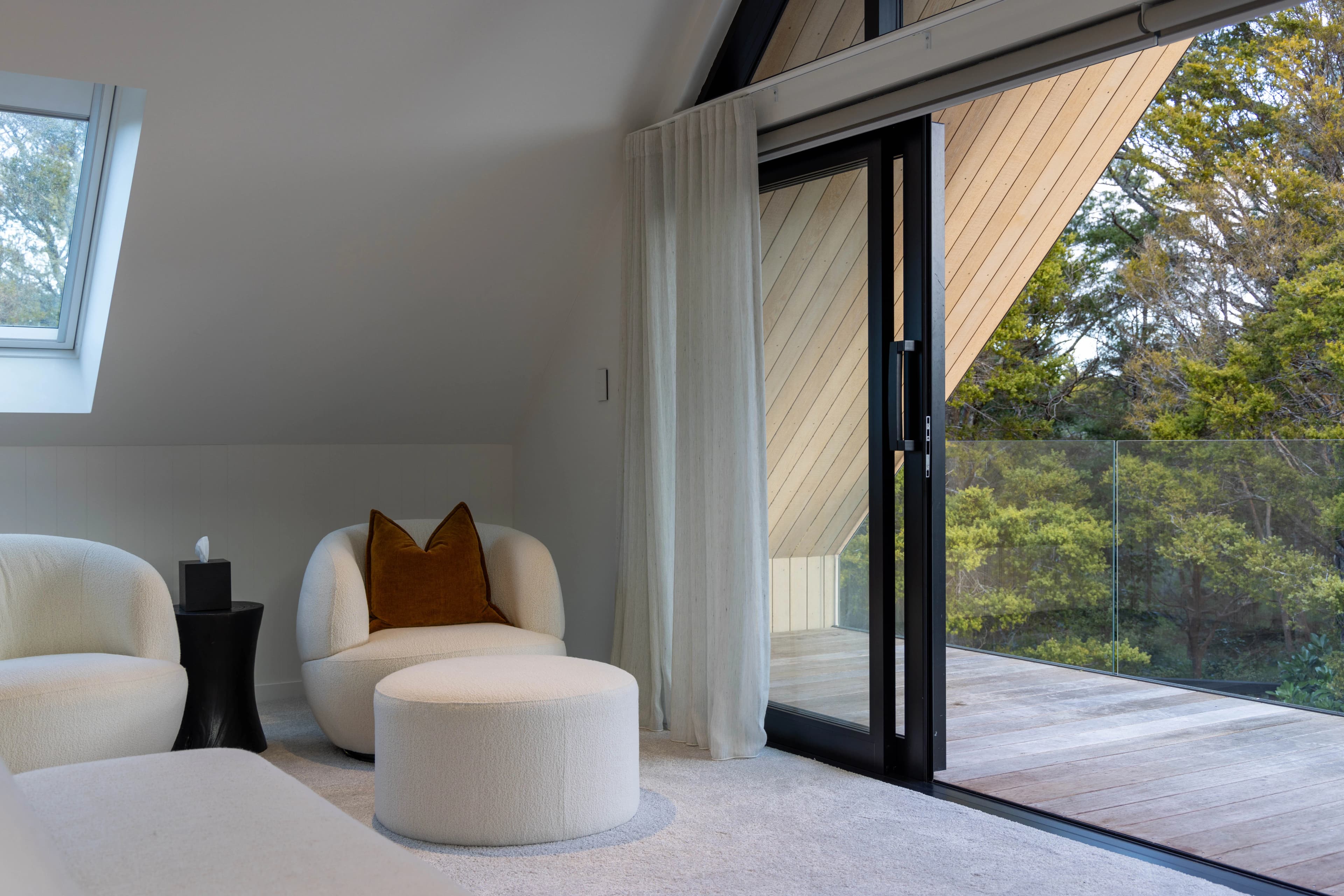 The Barn House - Image 40