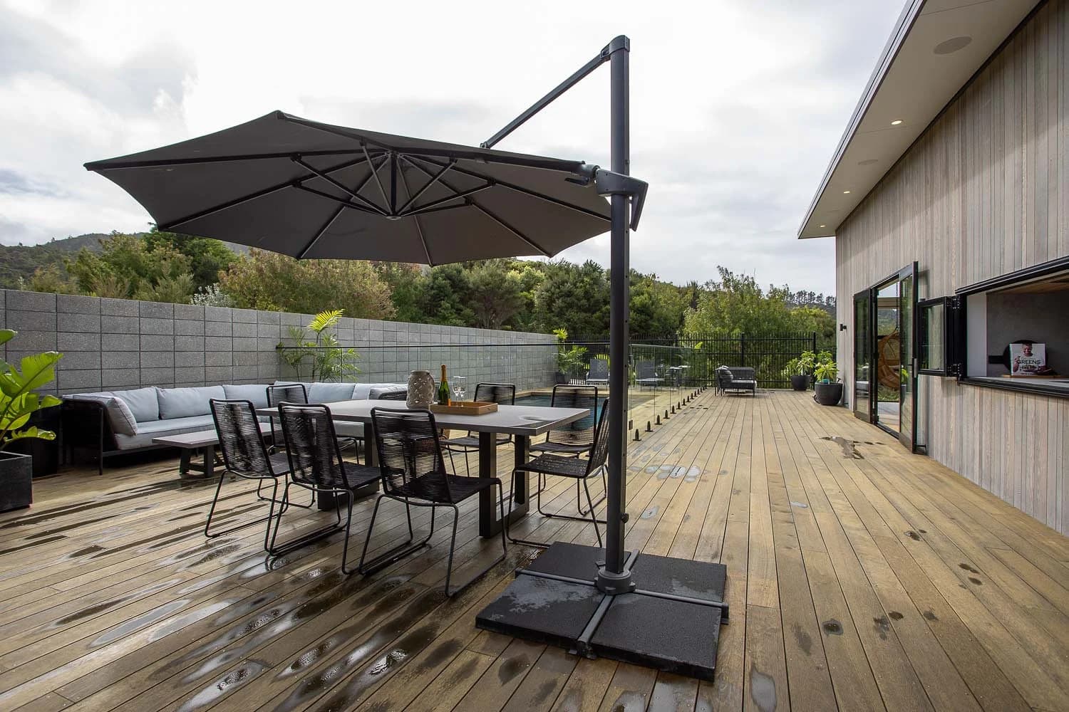 The Hilltop House - Featured view