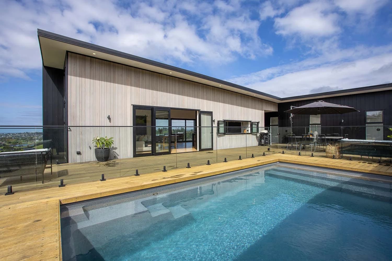 The Hilltop House - Image 7