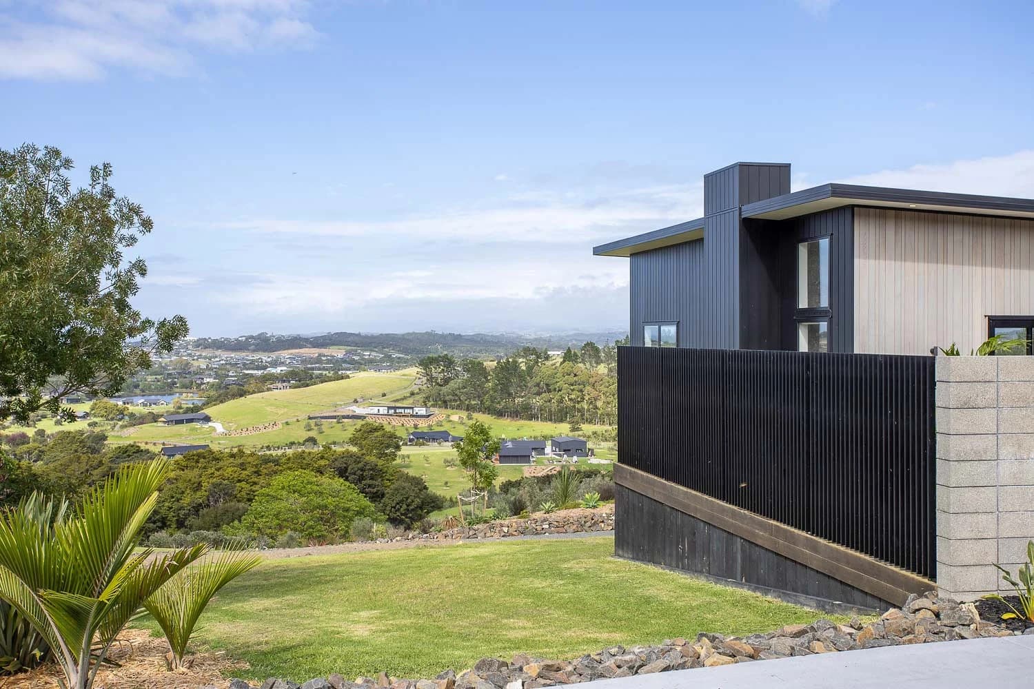 The Hilltop House - Image 14