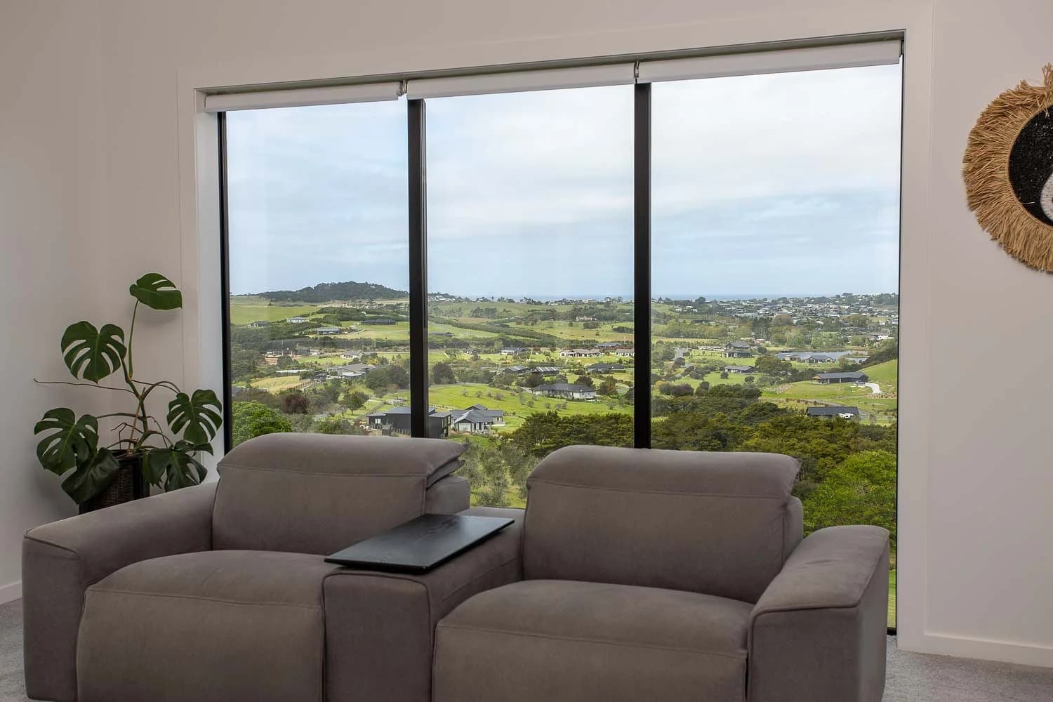The Hilltop House - Image 24