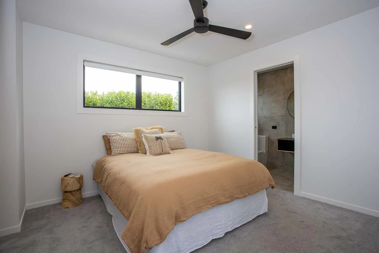 The Hilltop House - Image 39