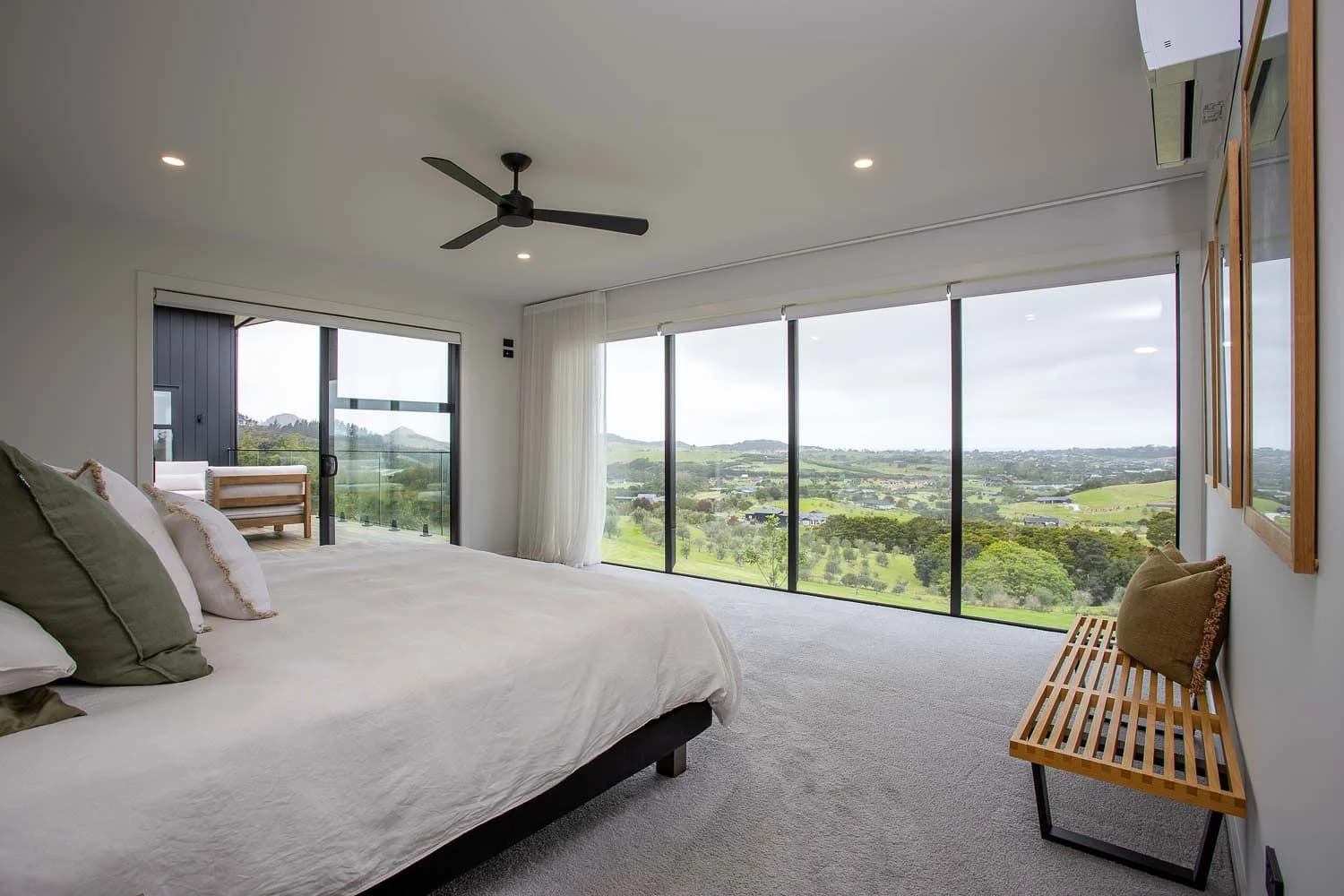 The Hilltop House - Image 42