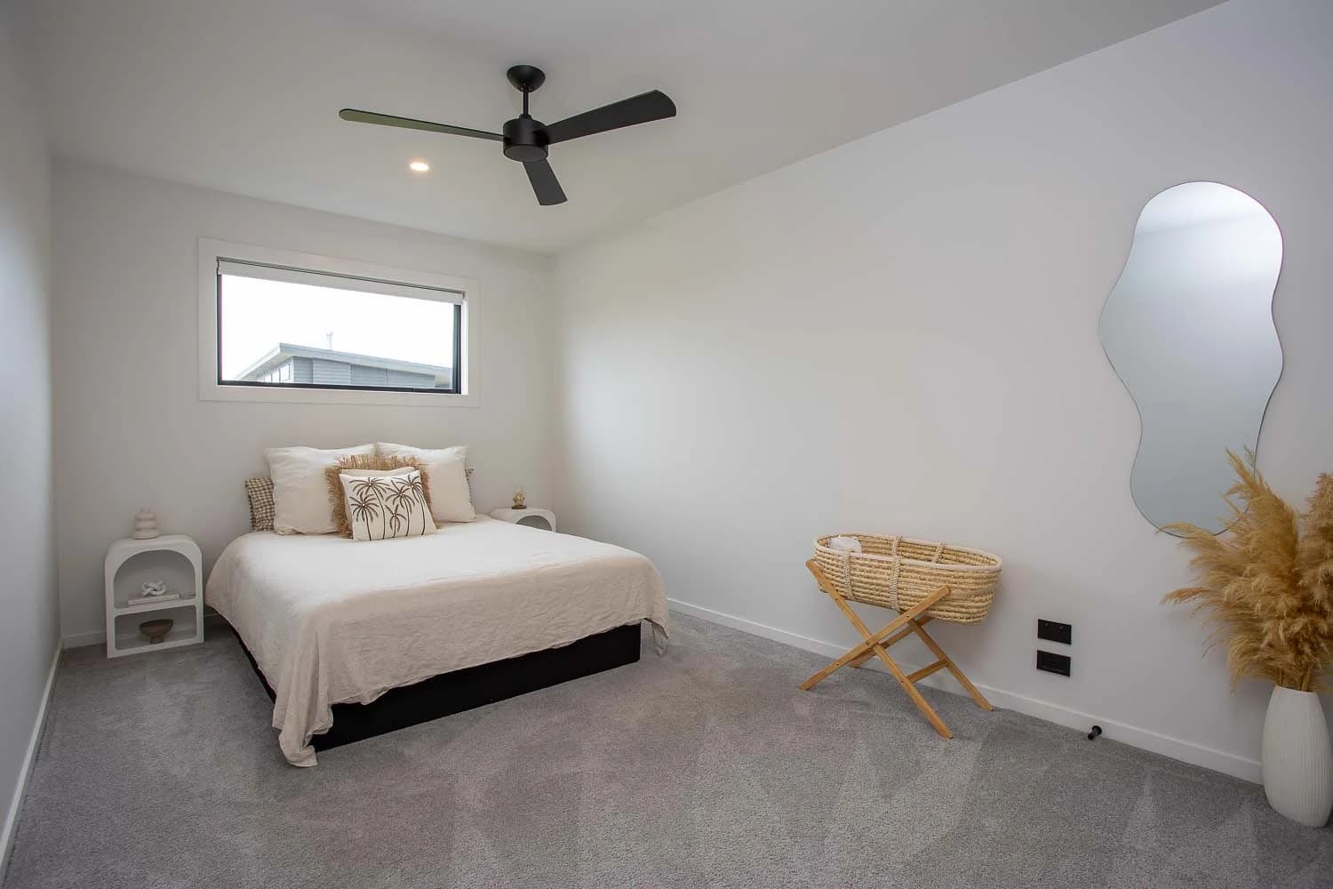 The Hilltop House - Image 48