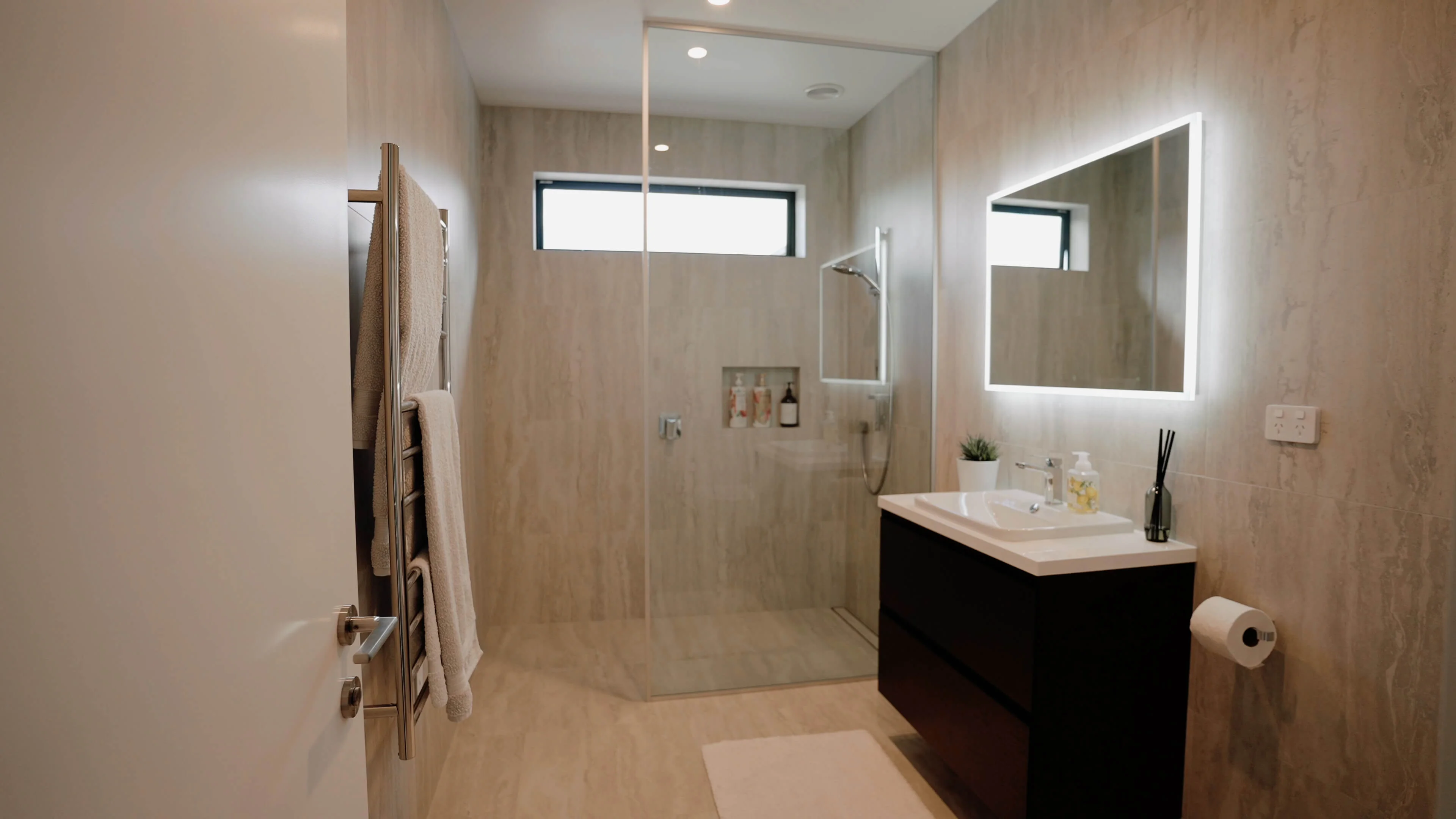 The Gate House - Image 16